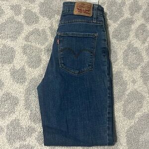 Women’s skinny Levi jeans